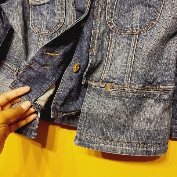 DKNY | Women's Vintage Full Zipper Dark Denim Cropped Jacket (Size Large) - Picture 13 of 15